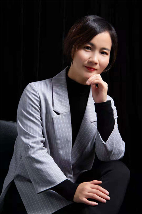 何佳